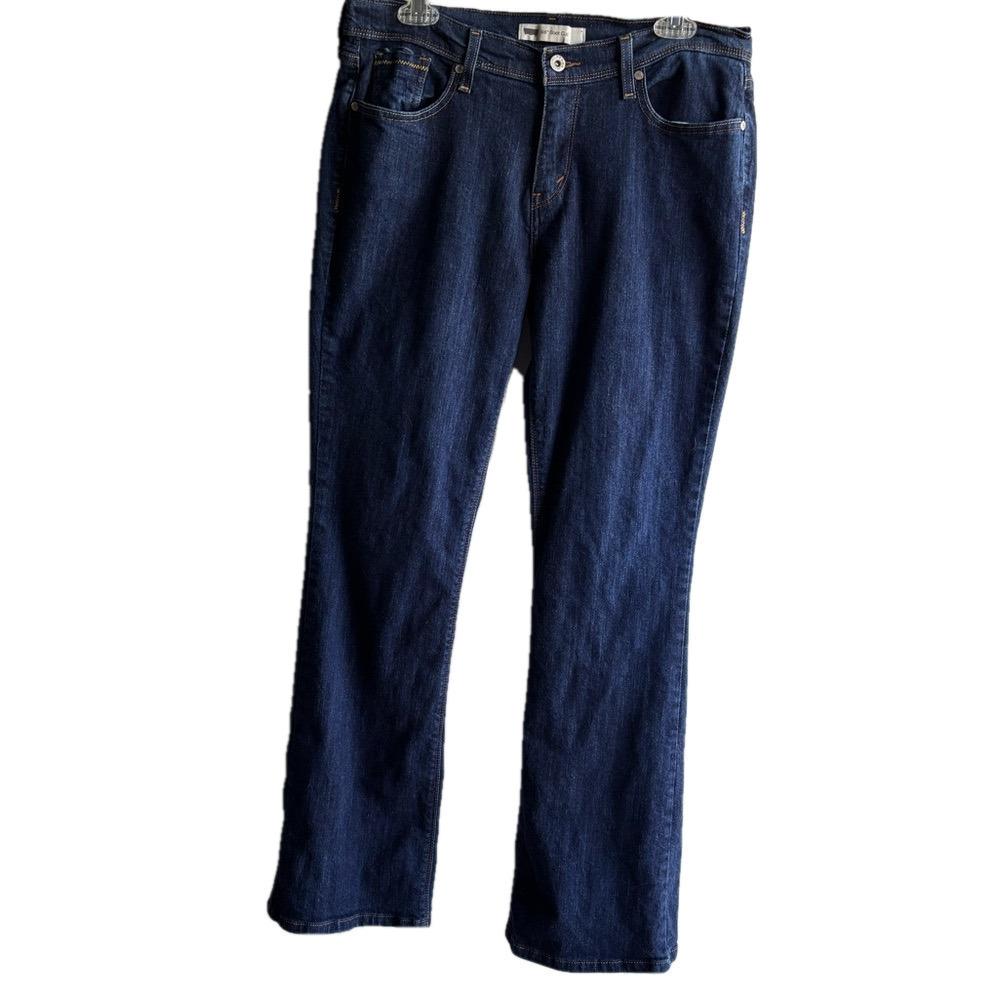 Levi’s Women's Blue bootcut Jeans size 10M like new back flip pockets